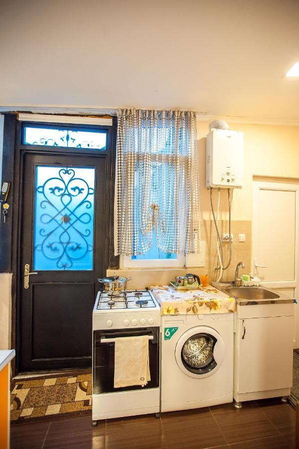 Guest House Happy Holidays Tbilisi Exterior photo